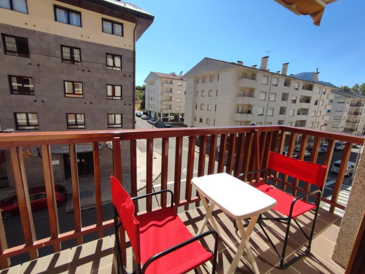 Apartamento Alba 2 Jaca Esterno foto