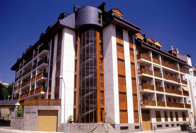 Apartamento Alba 2 Jaca Esterno foto